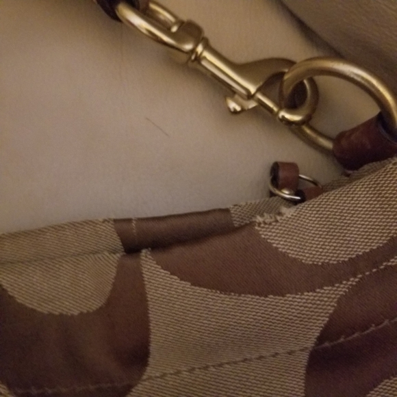 Coach Carly Signature Hobo Handbag Purse 10619 Exc - Picture 12 of 15